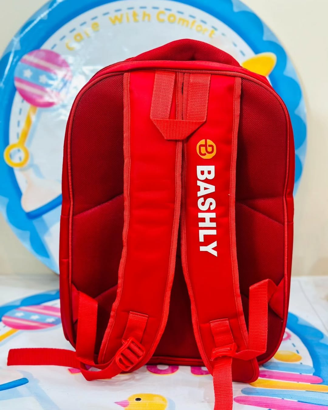 Let your little racer zoom into the day with this Lightning McQueen-themed school bag! Featuring a bold and vibrant Cars design, this 18-inch backpack is perfect for school, travel, and everyday adventures.