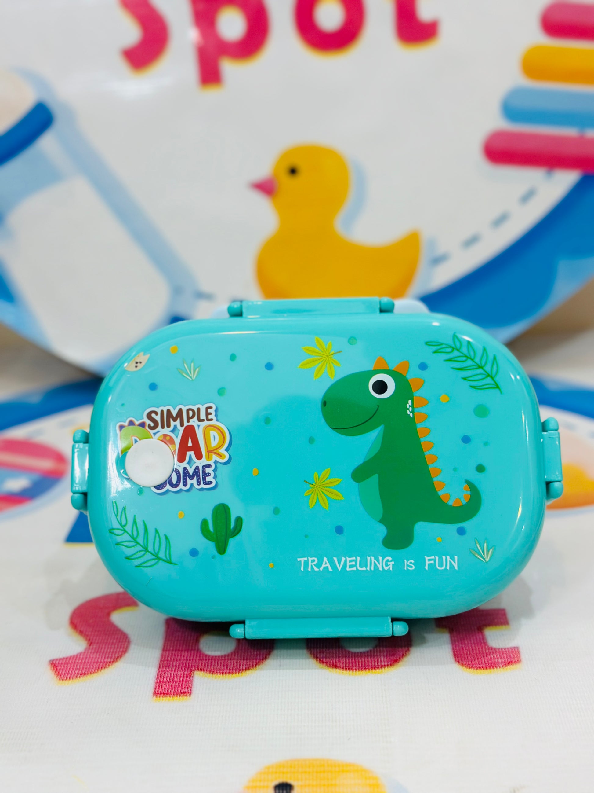 Keep your lunch hot and cool with this trending insulated lunchbox, designed to maintain the perfect temperature for your meals. Whether you prefer a warm homemade lunch or a refreshing cold snack, this versatile lunchbox has got you covered!