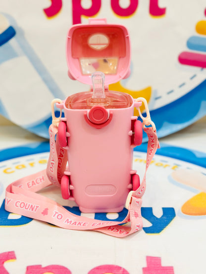 Portable bus-shaped sipper bottle for children